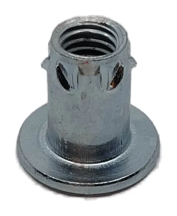 Insert à frapper à collerette M8